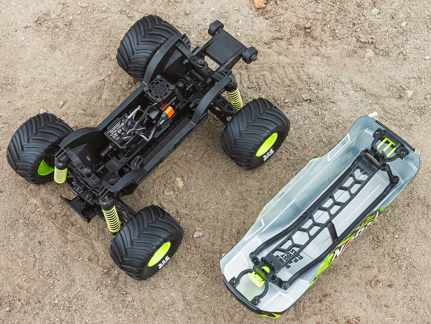 ARRMA GORGON GROM 4X4 RTR Monster Truck 1/16 Yellow.    C-ARA2130T1