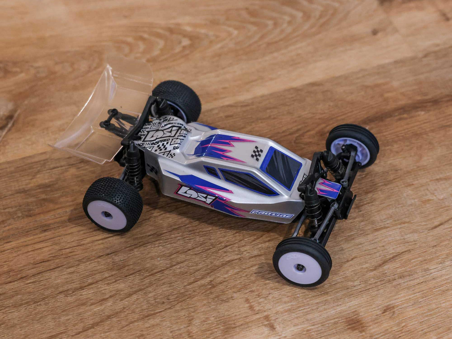 LOSI 1/24 Micro-B 2WD Buggy RTR SILVER          C-LOS00007T2