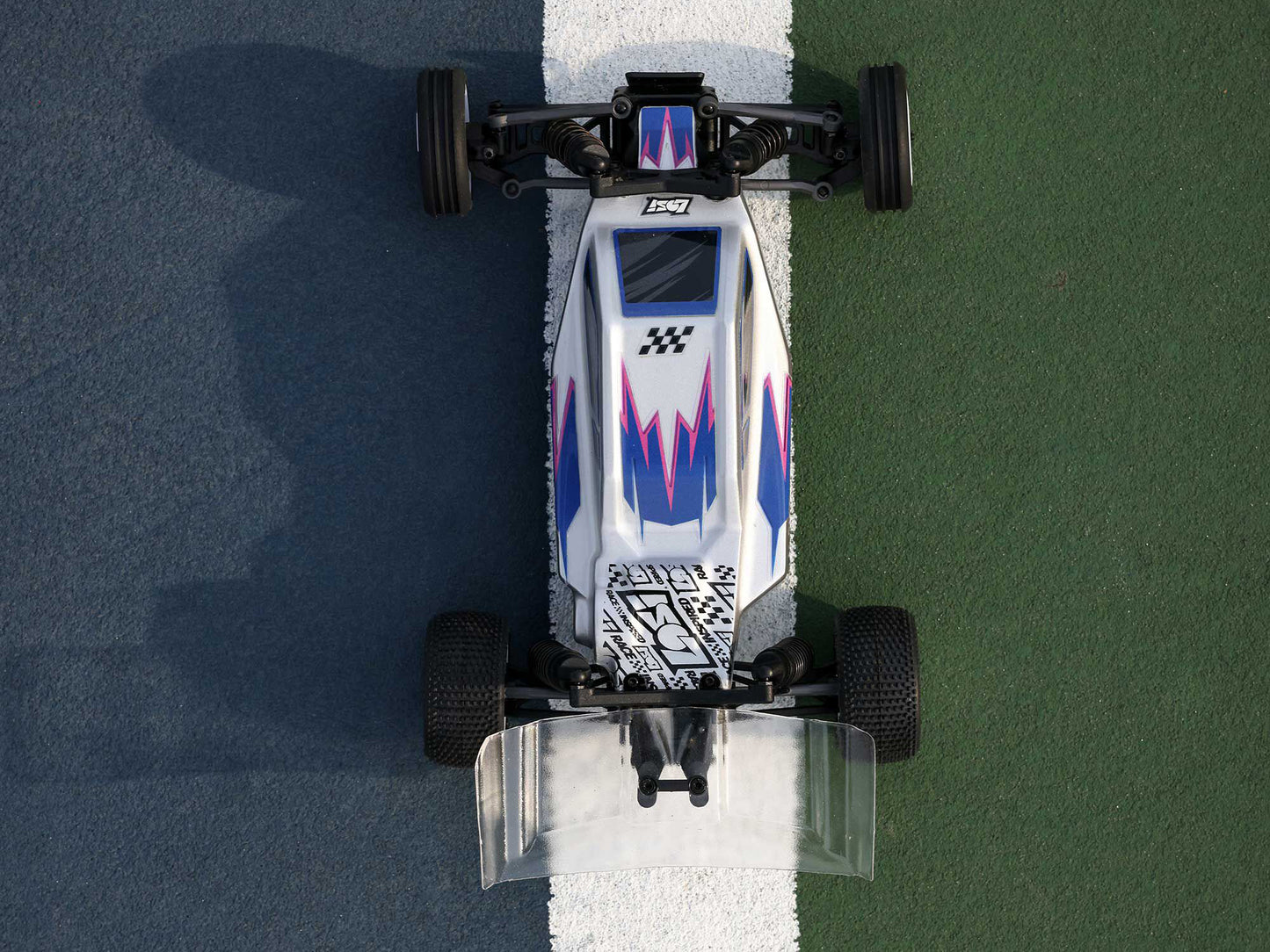 LOSI 1/24 Micro-B 2WD Buggy RTR SILVER          C-LOS00007T2